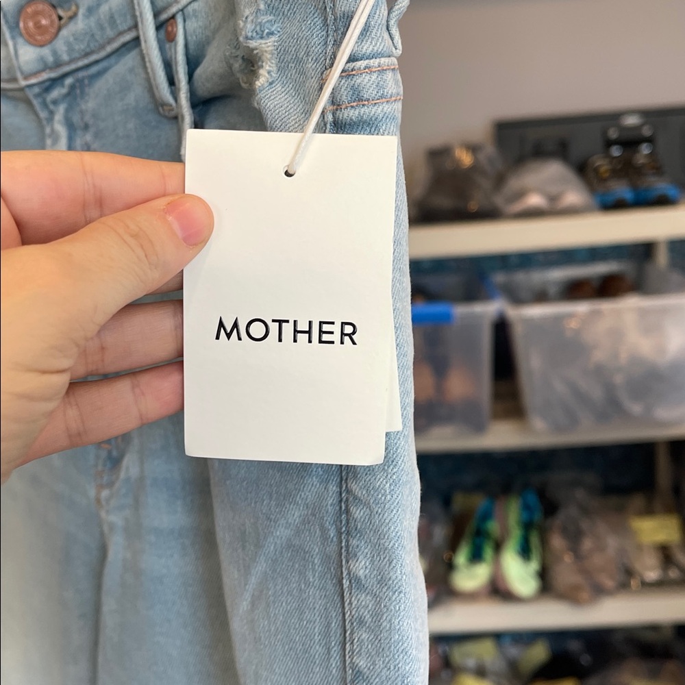 MOTHER The Inside Crop Step Fray Jeans – Free Hugs Wash Distressed Denim Size 32 - Picture 4 of 8